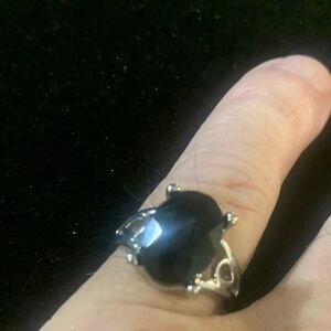 Elegant Silver Colored Black Cut Glass Stone Ring